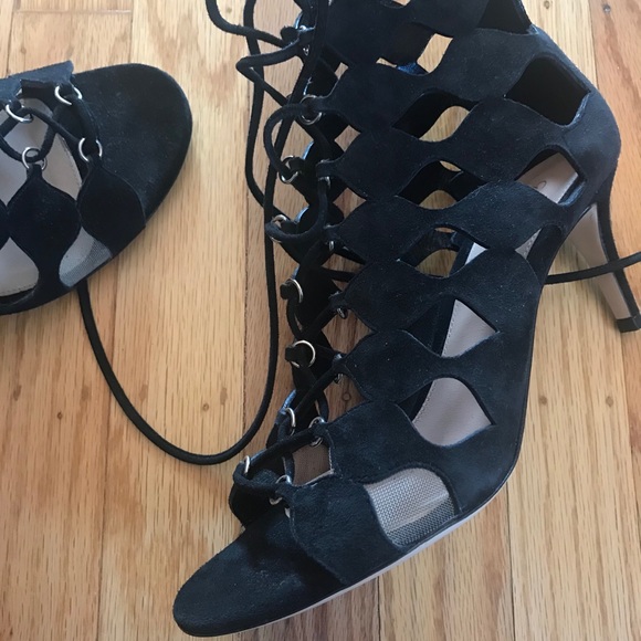 Gianvito Rossi
Curvy Cutout Lace-Up Suede Sandal - Picture 7 of 9